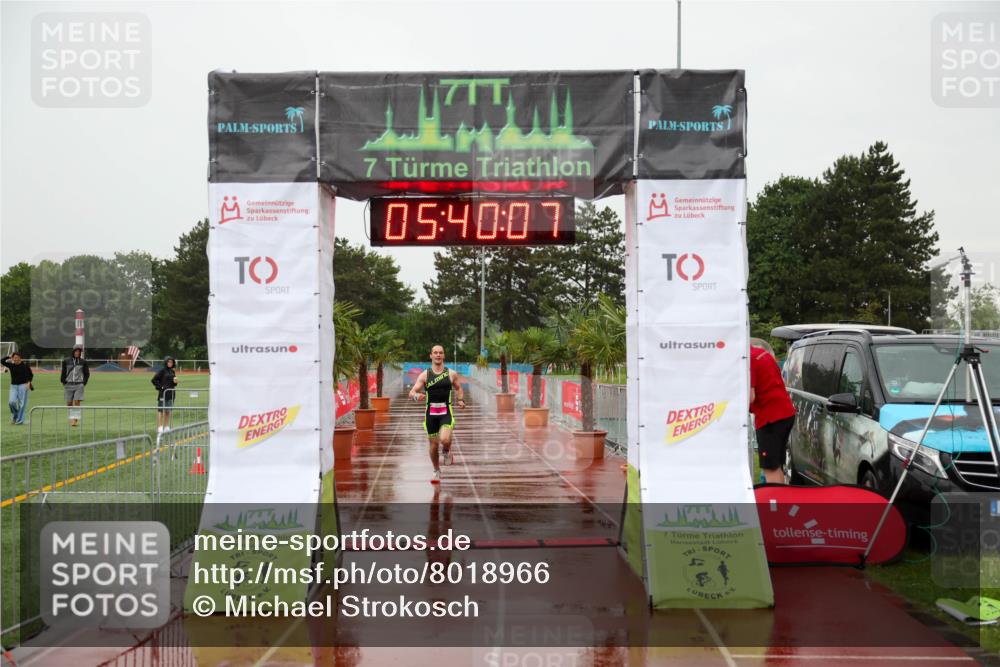 15.06.2025 - 7 Türme Triathlon Michael Strokosch http://msf.ph/oto/8018966 15.06.2025 15:40:06 Ziel 271 meine-sportfotos.de