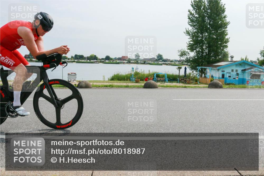 15.06.2025 - 27. Vierlanden-Triathlon H.Heesch http://msf.ph/oto/8018987 15.06.2025 10:21:17 Radfahren 108, 168, 540 meine-sportfotos.de