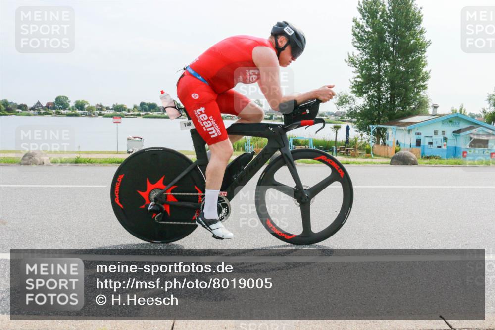 15.06.2025 - 27. Vierlanden-Triathlon H.Heesch http://msf.ph/oto/8019005 15.06.2025 10:21:18 Radfahren 36, 108, 168, 540 meine-sportfotos.de