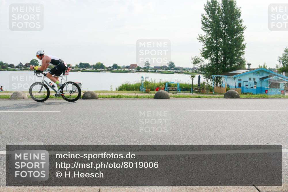 15.06.2025 - 27. Vierlanden-Triathlon H.Heesch http://msf.ph/oto/8019006 15.06.2025 09:36:01 Radfahren 23, 115 meine-sportfotos.de