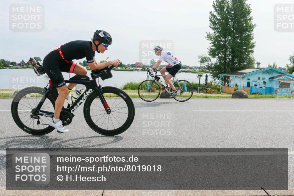 15.06.2025 - 27. Vierlanden-Triathlon H.Heesch http://msf.ph/oto/8019018 15.06.2025 10:21:26 Radfahren 36, 217, 371, 454 meine-sportfotos.de