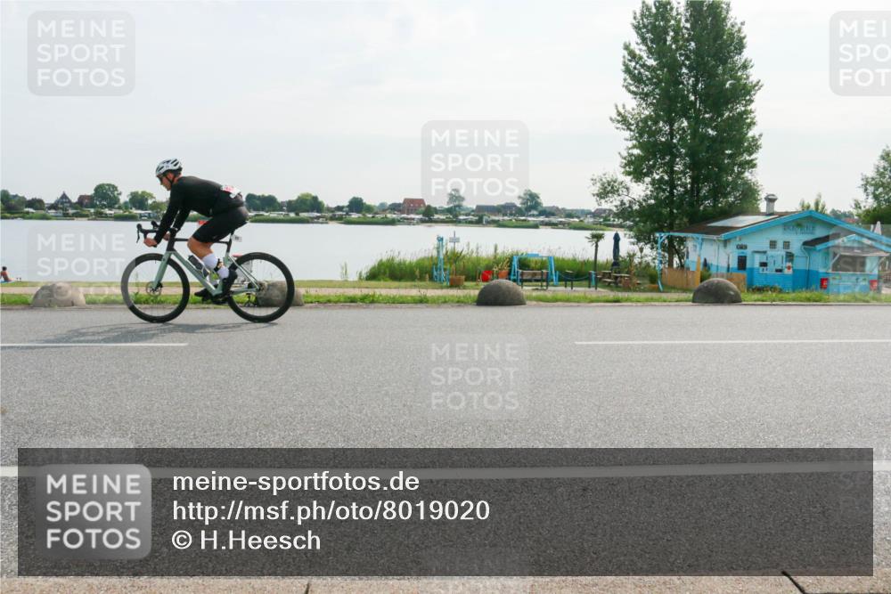 15.06.2025 - 27. Vierlanden-Triathlon H.Heesch http://msf.ph/oto/8019020 15.06.2025 09:36:02 Radfahren 23, 115 meine-sportfotos.de