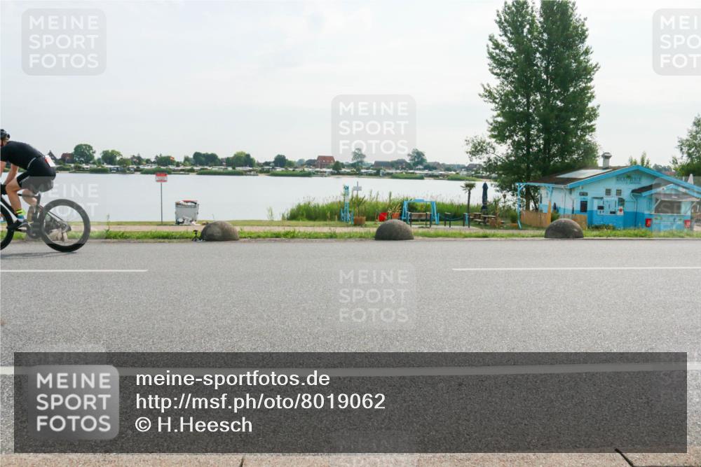 15.06.2025 - 27. Vierlanden-Triathlon H.Heesch http://msf.ph/oto/8019062 15.06.2025 09:36:17 Radfahren 167 meine-sportfotos.de
