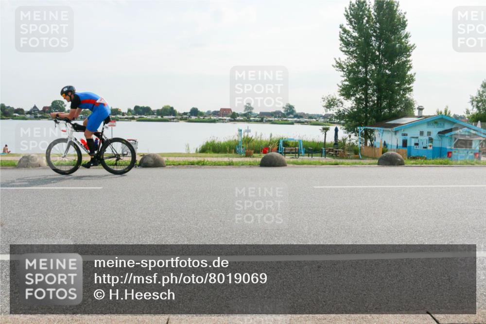 15.06.2025 - 27. Vierlanden-Triathlon H.Heesch http://msf.ph/oto/8019069 15.06.2025 09:36:40 Radfahren 10, 144 meine-sportfotos.de