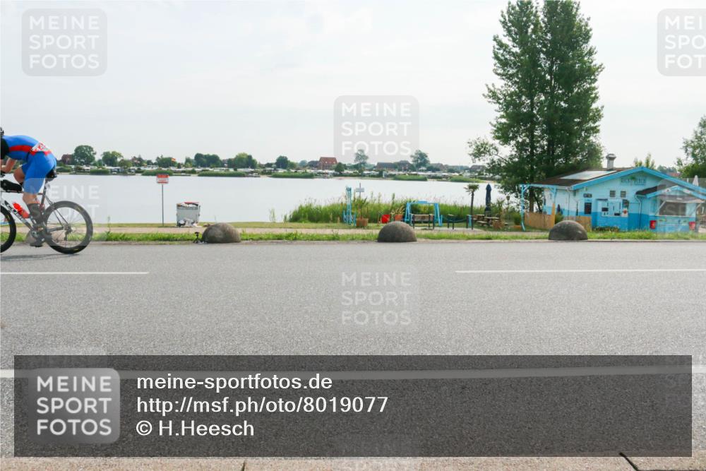 15.06.2025 - 27. Vierlanden-Triathlon H.Heesch http://msf.ph/oto/8019077 15.06.2025 09:36:40 Radfahren 10, 144 meine-sportfotos.de