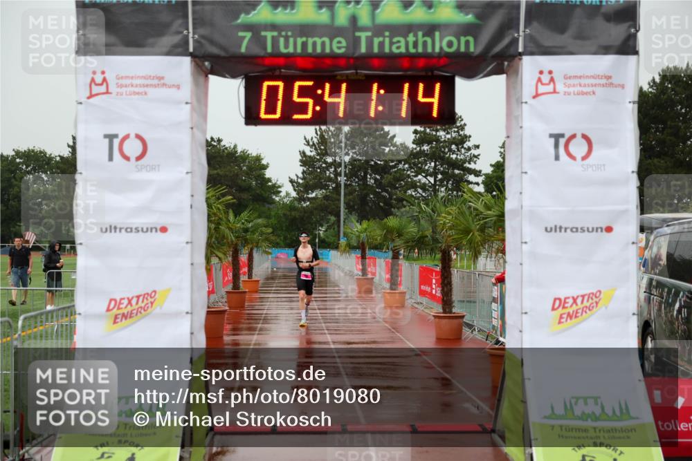 15.06.2025 - 7 Türme Triathlon Michael Strokosch http://msf.ph/oto/8019080 15.06.2025 15:41:13 Ziel 303 meine-sportfotos.de