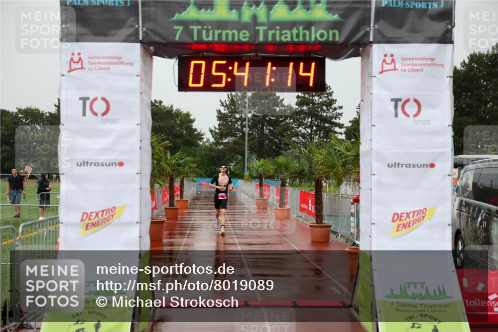 15.06.2025 - 7 Türme Triathlon Michael Strokosch http://msf.ph/oto/8019089 15.06.2025 15:41:14 Ziel 303 meine-sportfotos.de