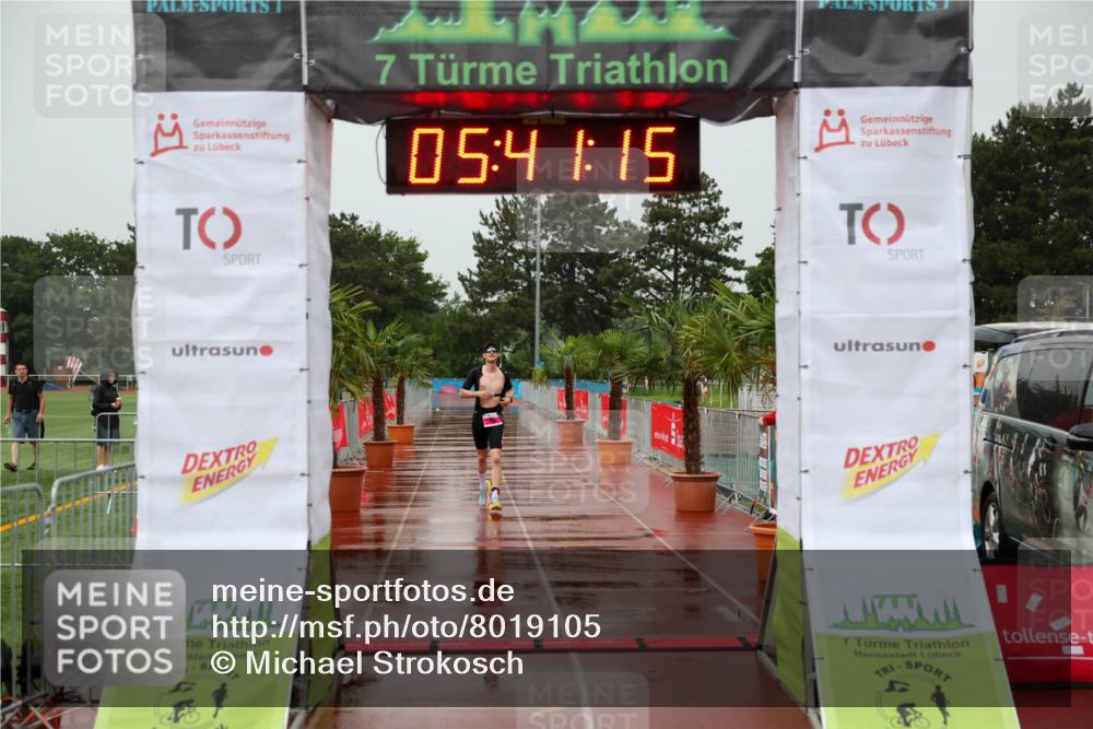 15.06.2025 - 7 Türme Triathlon Michael Strokosch http://msf.ph/oto/8019105 15.06.2025 15:41:14 Ziel 303 meine-sportfotos.de