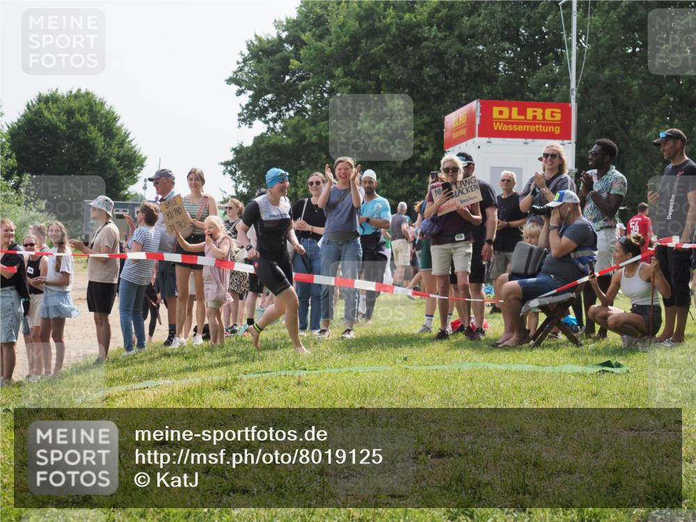 15.06.2025 - 27. Vierlanden-Triathlon KatJ http://msf.ph/oto/8019125 15.06.2025 10:18:28 Schwimmen 495, 533, 535, 568, 586, 621 meine-sportfotos.de