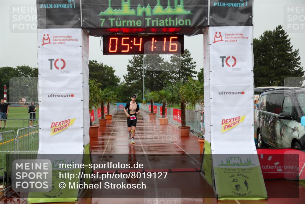 15.06.2025 - 7 Türme Triathlon Michael Strokosch http://msf.ph/oto/8019127 15.06.2025 15:41:15 Ziel 303 meine-sportfotos.de