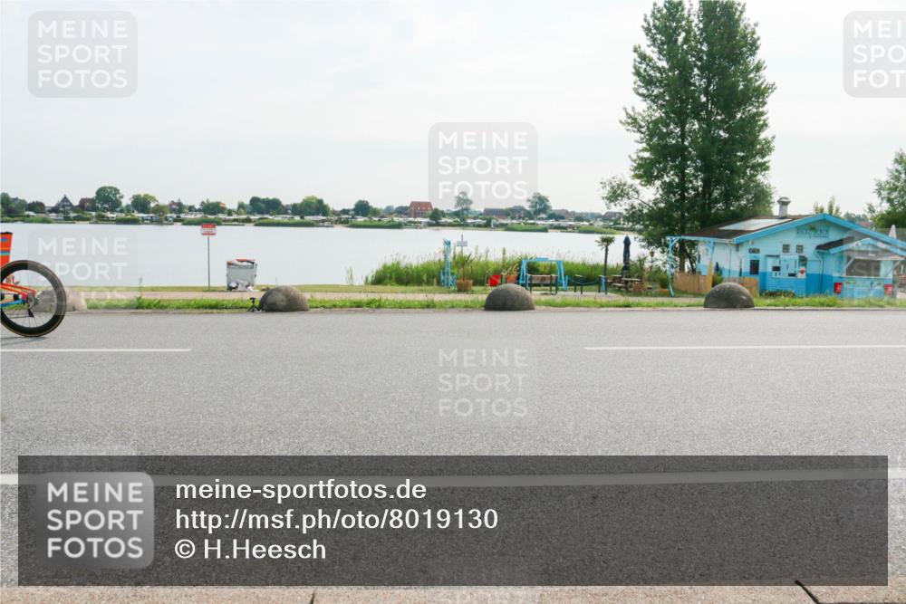 15.06.2025 - 27. Vierlanden-Triathlon H.Heesch http://msf.ph/oto/8019130 15.06.2025 09:36:49 Radfahren 38, 185 meine-sportfotos.de
