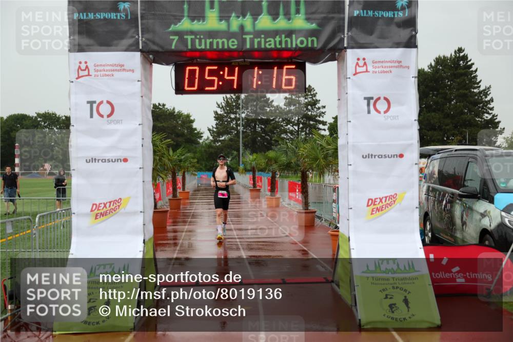 15.06.2025 - 7 Türme Triathlon Michael Strokosch http://msf.ph/oto/8019136 15.06.2025 15:41:16 Ziel 303 meine-sportfotos.de
