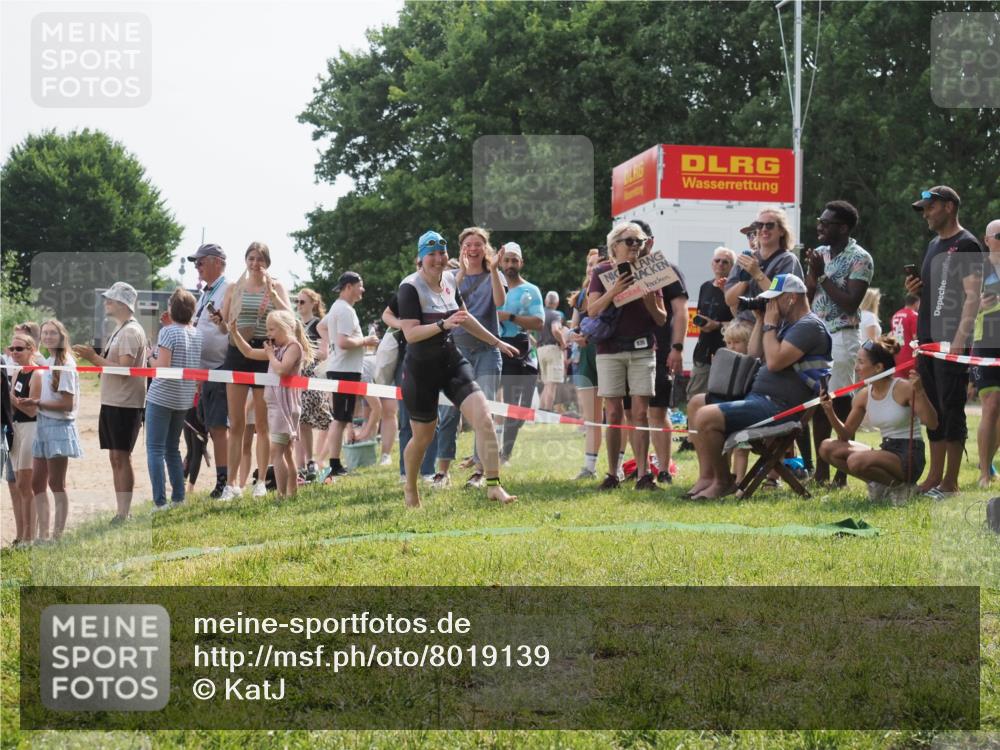 15.06.2025 - 27. Vierlanden-Triathlon KatJ http://msf.ph/oto/8019139 15.06.2025 10:18:29 Schwimmen 495, 533, 535, 586, 621, 628 meine-sportfotos.de
