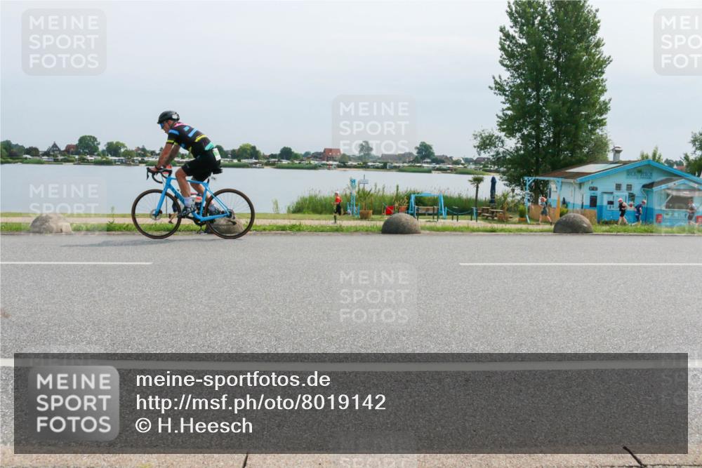 15.06.2025 - 27. Vierlanden-Triathlon H.Heesch http://msf.ph/oto/8019142 15.06.2025 11:15:48 Radfahren 147, 531, 729, 779 meine-sportfotos.de