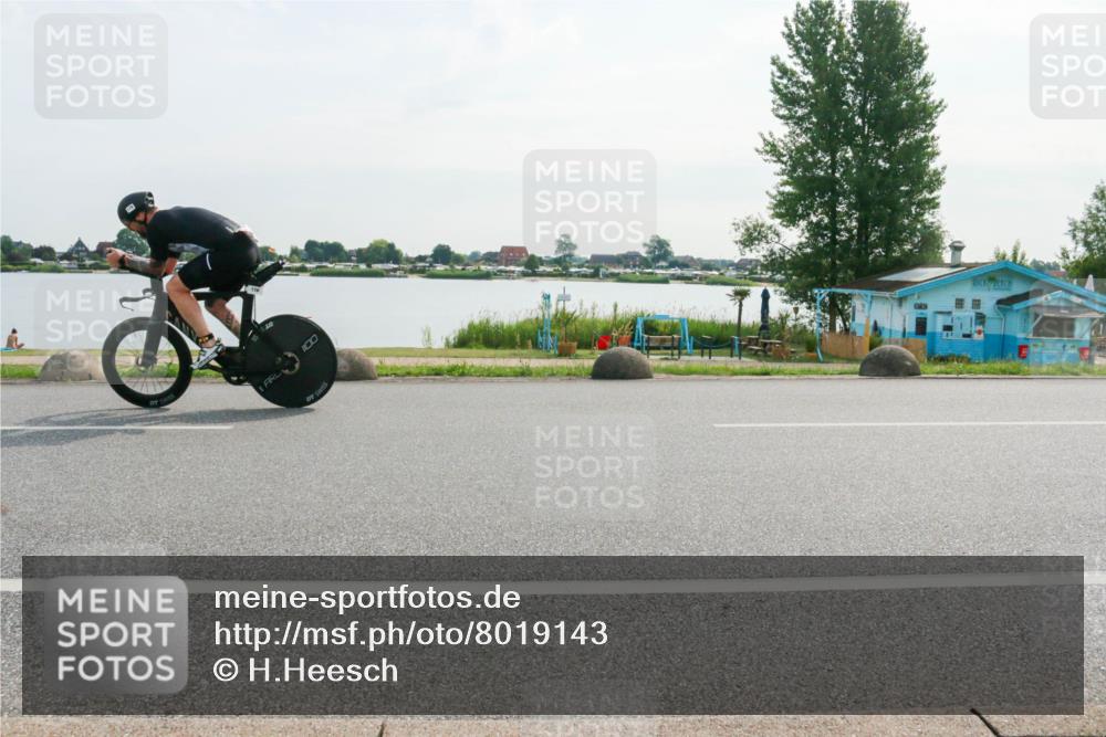 15.06.2025 - 27. Vierlanden-Triathlon H.Heesch http://msf.ph/oto/8019143 15.06.2025 09:36:54 Radfahren 38, 178, 185 meine-sportfotos.de