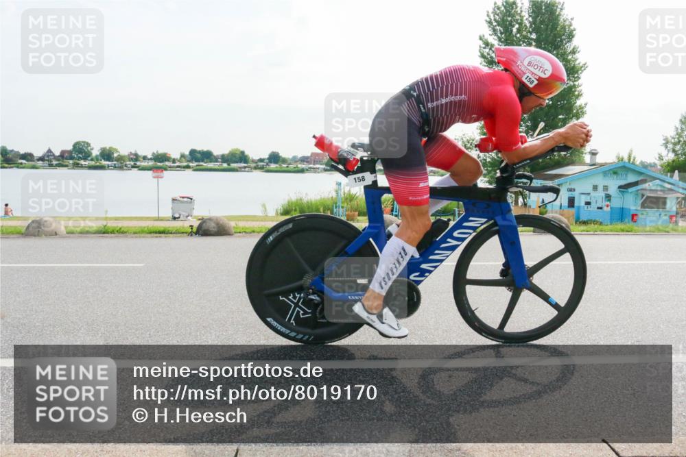 15.06.2025 - 27. Vierlanden-Triathlon H.Heesch http://msf.ph/oto/8019170 15.06.2025 09:37:12 Radfahren 158 meine-sportfotos.de