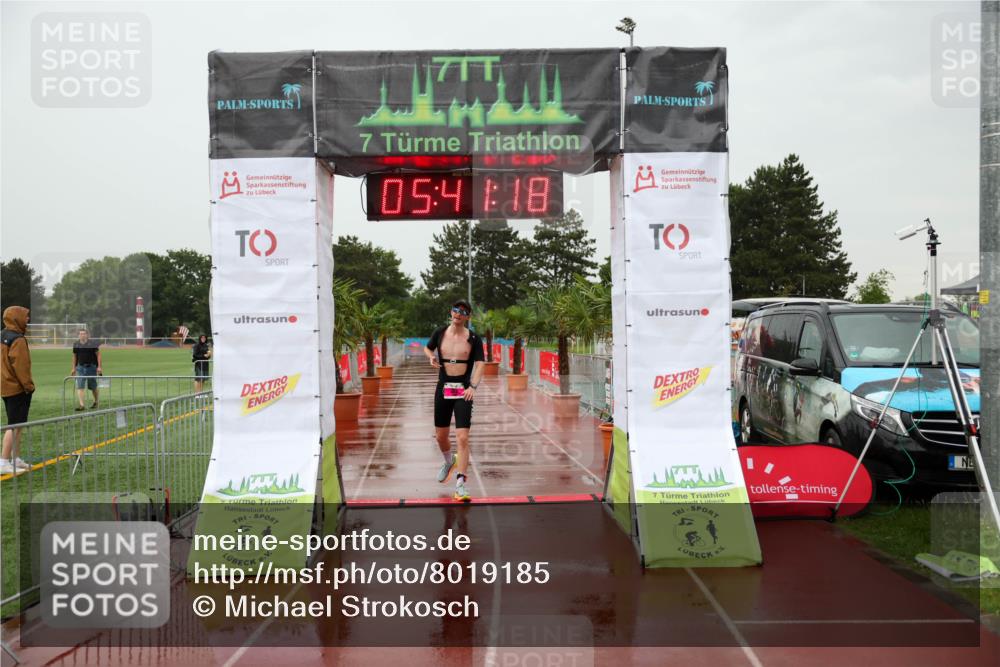 15.06.2025 - 7 Türme Triathlon Michael Strokosch http://msf.ph/oto/8019185 15.06.2025 15:41:18 Ziel 303 meine-sportfotos.de