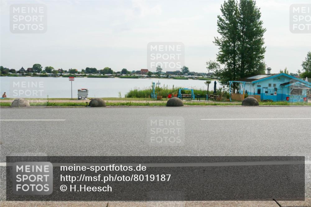 15.06.2025 - 27. Vierlanden-Triathlon H.Heesch http://msf.ph/oto/8019187 15.06.2025 09:37:17 Radfahren  meine-sportfotos.de
