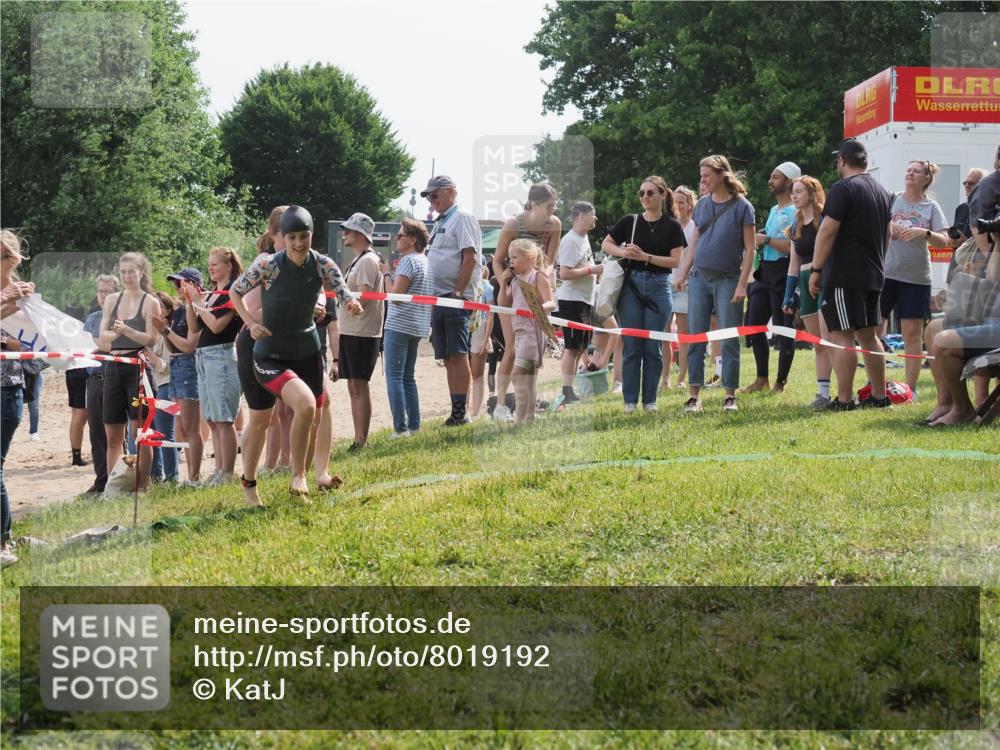 15.06.2025 - 27. Vierlanden-Triathlon KatJ http://msf.ph/oto/8019192 15.06.2025 10:18:34 Schwimmen 495, 533, 535, 621, 628 meine-sportfotos.de