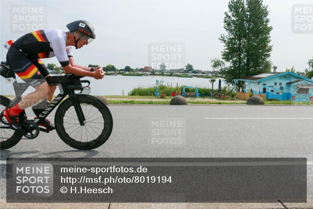 15.06.2025 - 27. Vierlanden-Triathlon H.Heesch http://msf.ph/oto/8019194 15.06.2025 10:22:16 Radfahren 39, 54, 73, 82, 149, 207, 466, 612, 618 meine-sportfotos.de