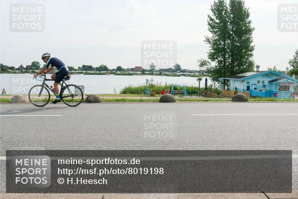 15.06.2025 - 27. Vierlanden-Triathlon H.Heesch http://msf.ph/oto/8019198 15.06.2025 09:37:22 Radfahren 70, 196 meine-sportfotos.de
