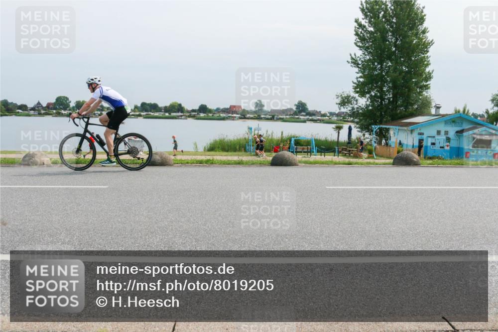 15.06.2025 - 27. Vierlanden-Triathlon H.Heesch http://msf.ph/oto/8019205 15.06.2025 11:15:54 Radfahren 766, 779, 820 meine-sportfotos.de