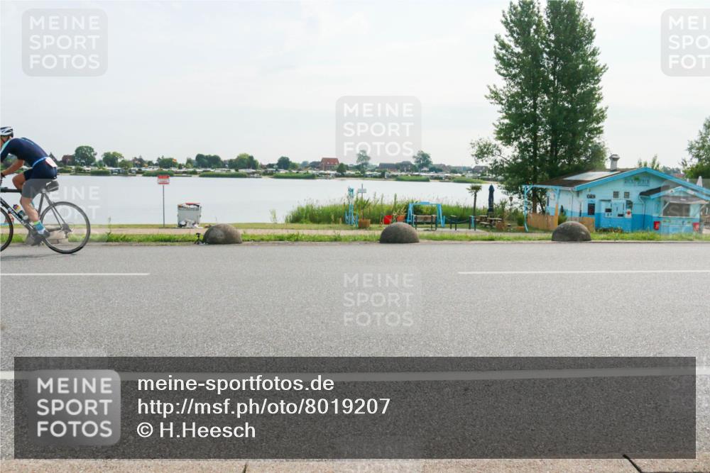 15.06.2025 - 27. Vierlanden-Triathlon H.Heesch http://msf.ph/oto/8019207 15.06.2025 09:37:22 Radfahren 70, 196 meine-sportfotos.de