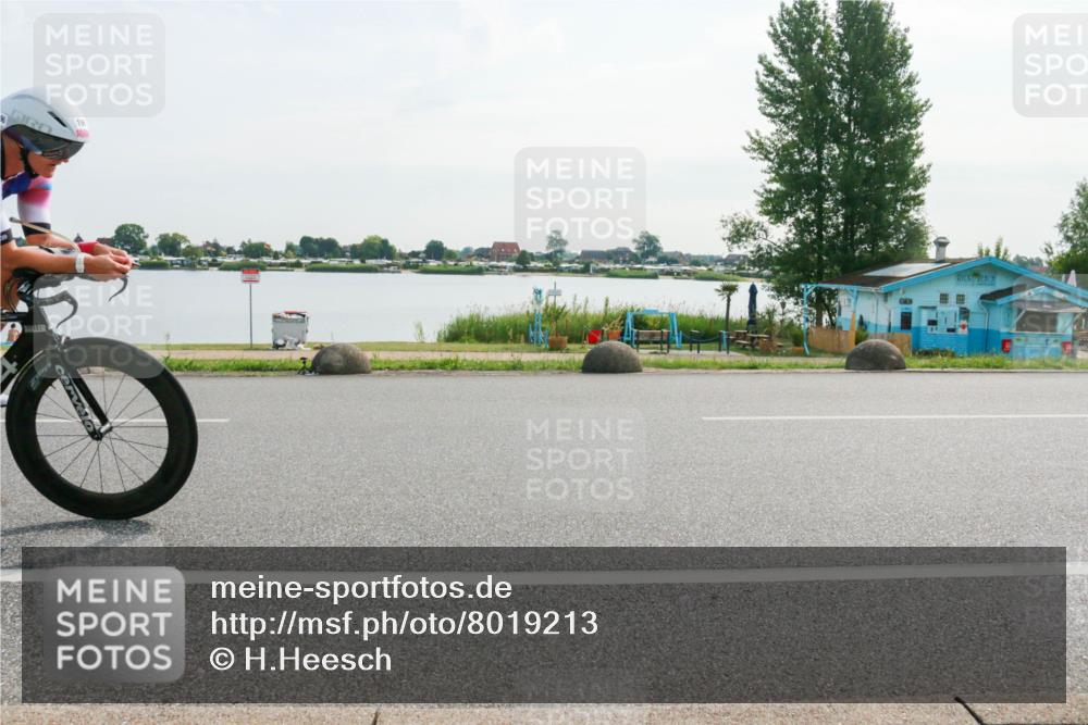 15.06.2025 - 27. Vierlanden-Triathlon H.Heesch http://msf.ph/oto/8019213 15.06.2025 09:37:26 Radfahren 46, 70, 186, 196 meine-sportfotos.de