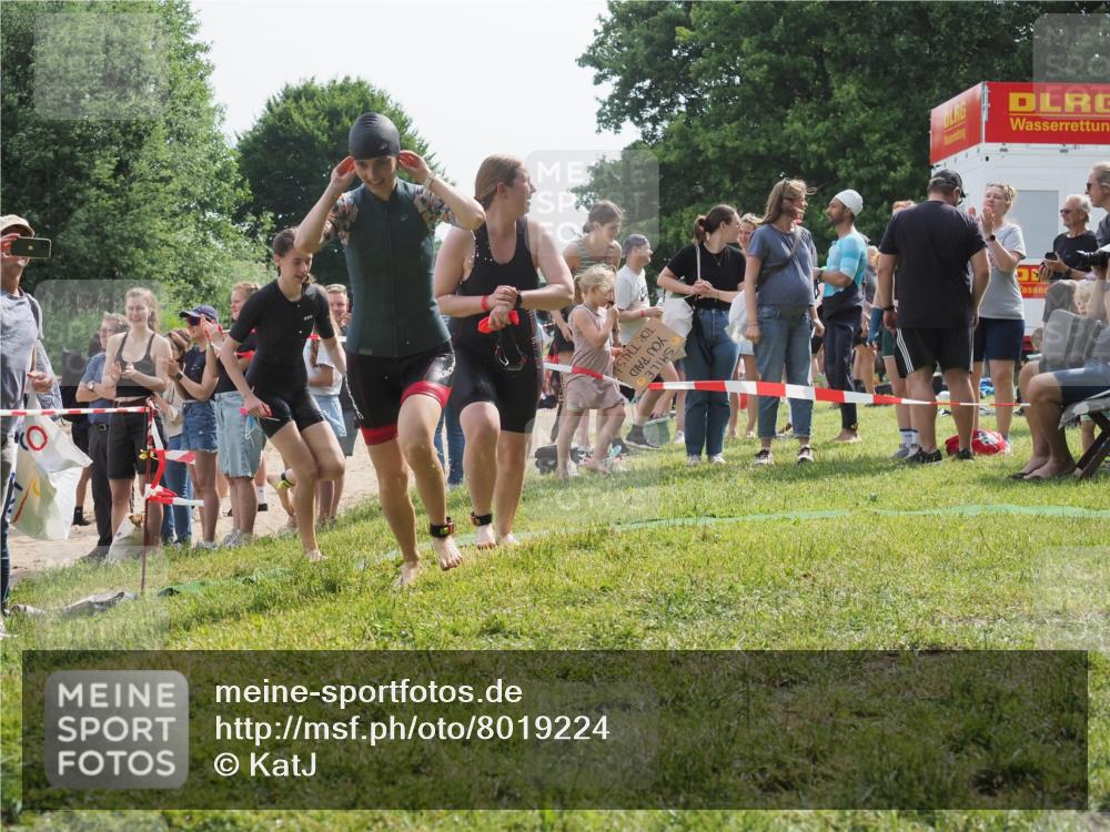 15.06.2025 - 27. Vierlanden-Triathlon KatJ http://msf.ph/oto/8019224 15.06.2025 10:18:35 Schwimmen 495, 533, 535, 621, 628 meine-sportfotos.de