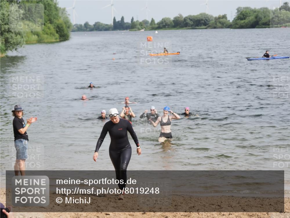 21.06.2025 - 27. Vierlanden-Triathlon MichiJ http://msf.ph/oto/8019248 15.06.2026 10:19:35 Schwimmen 603 meine-sportfotos.de