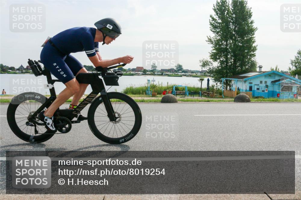 15.06.2025 - 27. Vierlanden-Triathlon H.Heesch http://msf.ph/oto/8019254 15.06.2025 09:37:28 Radfahren 46, 70, 186, 196 meine-sportfotos.de