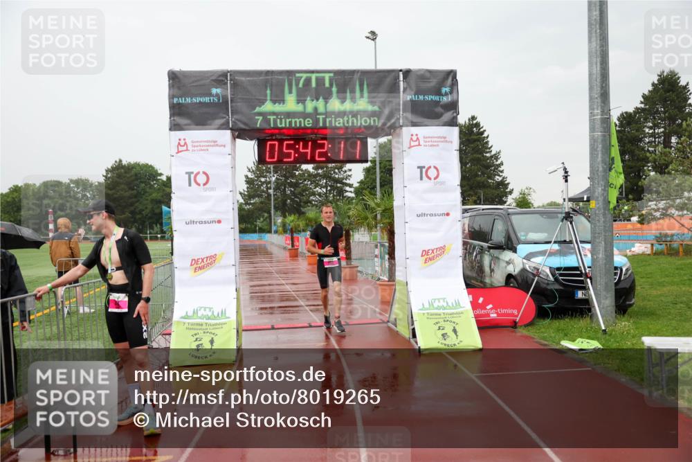 15.06.2025 - 7 Türme Triathlon Michael Strokosch http://msf.ph/oto/8019265 15.06.2025 15:42:10 Ziel 208 meine-sportfotos.de
