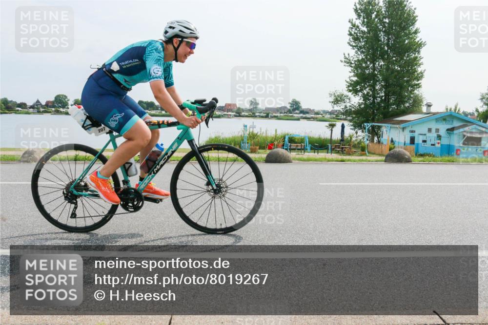 15.06.2025 - 27. Vierlanden-Triathlon H.Heesch http://msf.ph/oto/8019267 15.06.2025 10:22:18 Radfahren 39, 54, 73, 82, 113, 149, 207, 466, 612, 618 meine-sportfotos.de