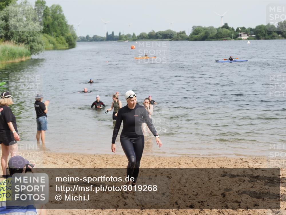 21.06.2025 - 27. Vierlanden-Triathlon MichiJ http://msf.ph/oto/8019268 15.06.2026 10:19:39 Schwimmen 503, 539, 603 meine-sportfotos.de