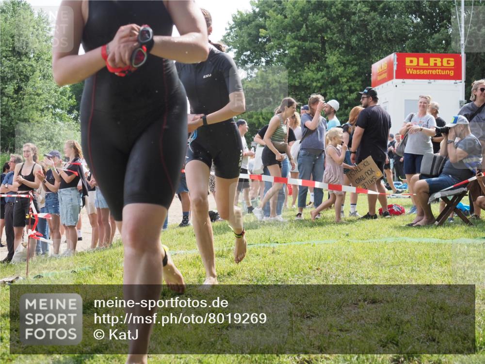 15.06.2025 - 27. Vierlanden-Triathlon KatJ http://msf.ph/oto/8019269 15.06.2025 10:18:37 Schwimmen 495, 533, 621, 628 meine-sportfotos.de