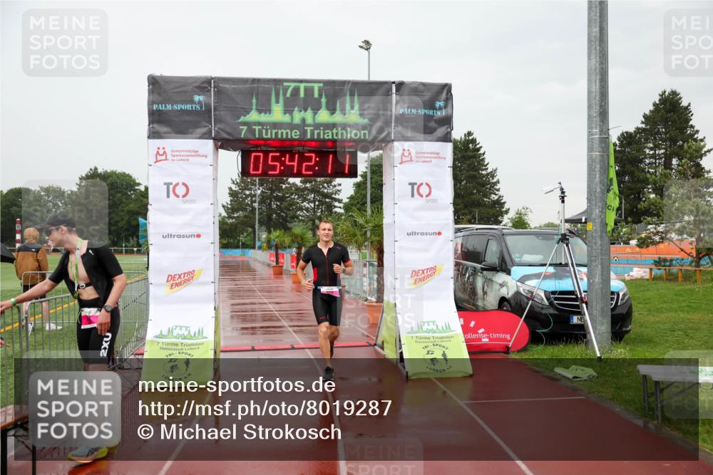 15.06.2025 - 7 Türme Triathlon Michael Strokosch http://msf.ph/oto/8019287 15.06.2025 15:42:11 Ziel 208 meine-sportfotos.de