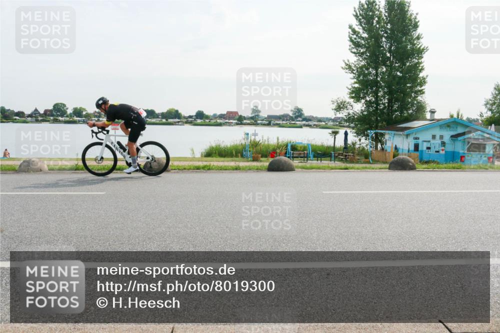 15.06.2025 - 27. Vierlanden-Triathlon H.Heesch http://msf.ph/oto/8019300 15.06.2025 09:37:34 Radfahren 16, 25, 133, 207 meine-sportfotos.de