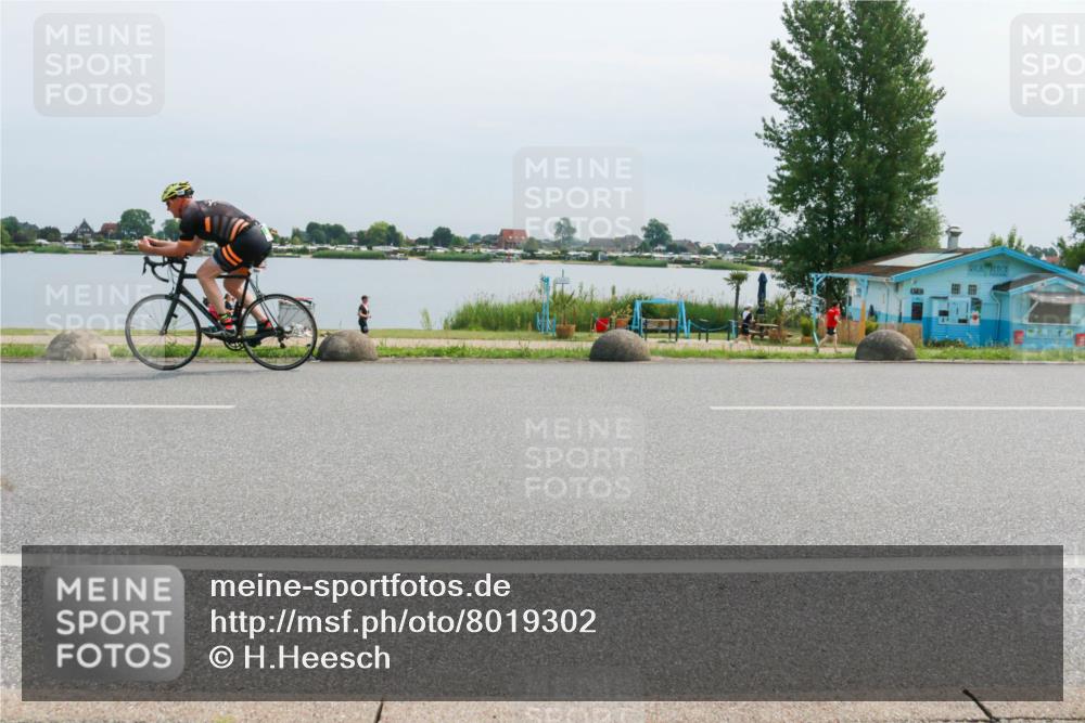 15.06.2025 - 27. Vierlanden-Triathlon H.Heesch http://msf.ph/oto/8019302 15.06.2025 11:16:02 Radfahren 102, 820, 860 meine-sportfotos.de
