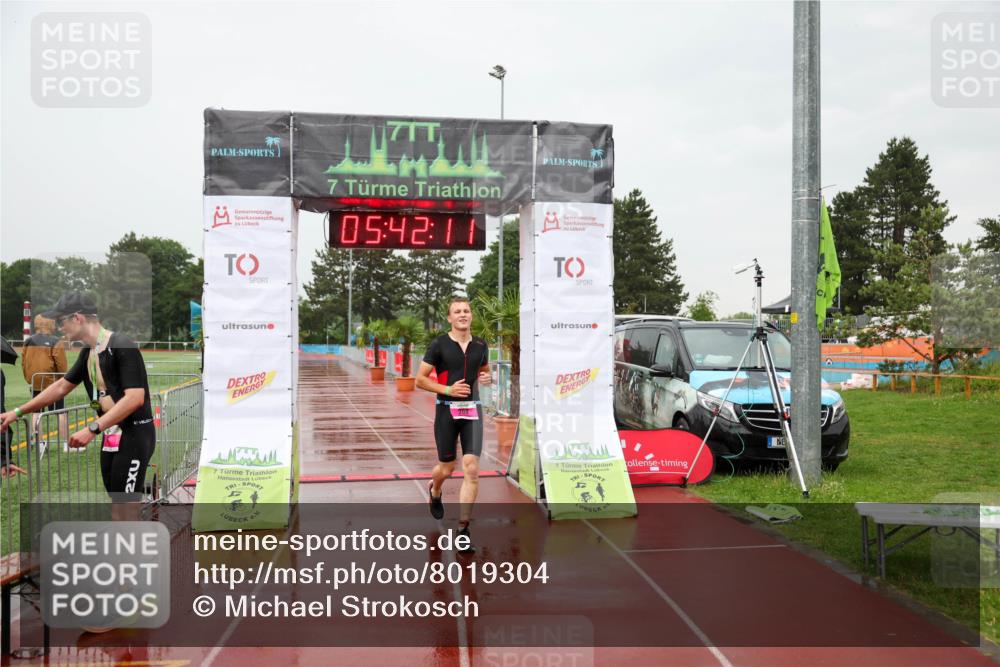 15.06.2025 - 7 Türme Triathlon Michael Strokosch http://msf.ph/oto/8019304 15.06.2025 15:42:11 Ziel 208 meine-sportfotos.de