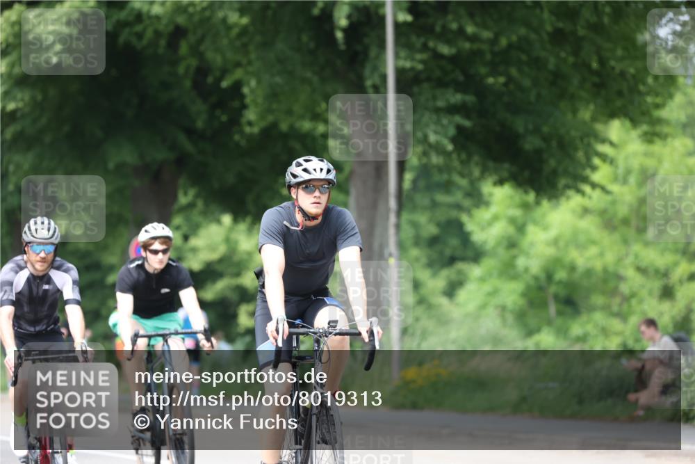 15.06.2025 - 7 Türme Triathlon Yannick Fuchs http://msf.ph/oto/8019313 15.06.2025 13:31:55 Radfahren 298, 327, 665, 708, 784, 990, 1087, 1167 meine-sportfotos.de
