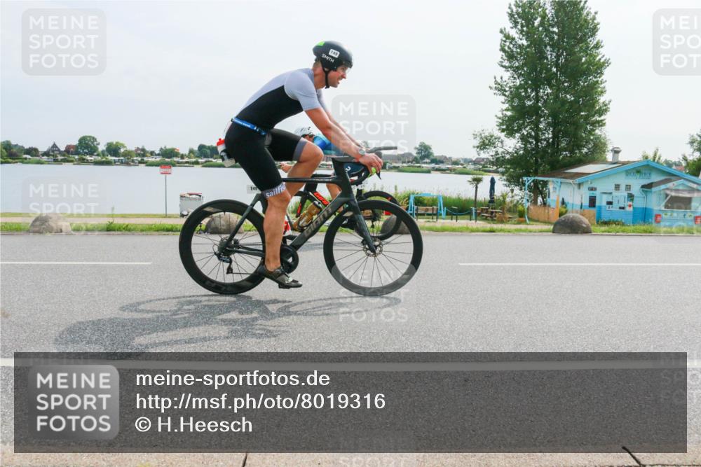 15.06.2025 - 27. Vierlanden-Triathlon H.Heesch http://msf.ph/oto/8019316 15.06.2025 10:22:19 Radfahren 39, 54, 73, 82, 113, 149, 207, 466, 612, 618 meine-sportfotos.de