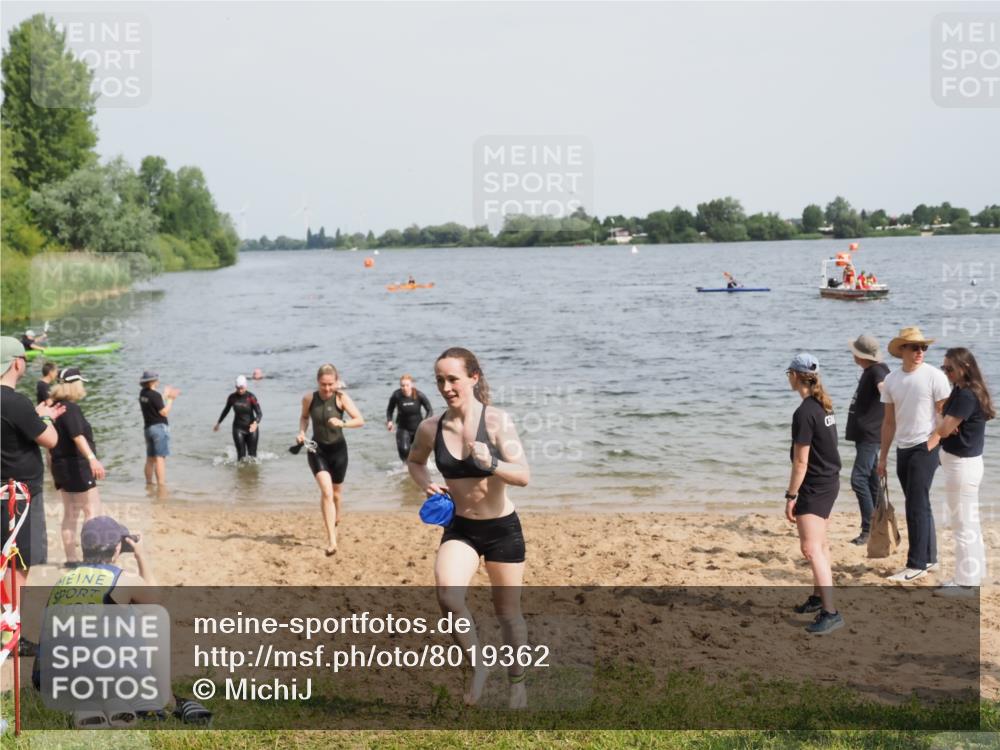 21.06.2025 - 27. Vierlanden-Triathlon MichiJ http://msf.ph/oto/8019362 15.06.2026 10:19:45 Schwimmen 500, 503, 539, 578, 603 meine-sportfotos.de