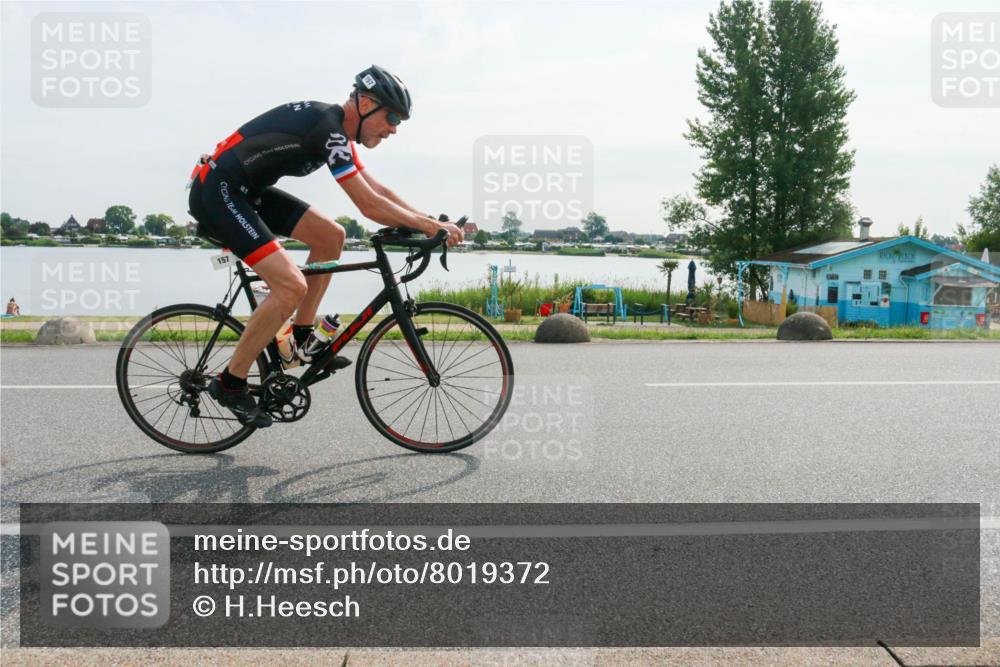 15.06.2025 - 27. Vierlanden-Triathlon H.Heesch http://msf.ph/oto/8019372 15.06.2025 09:37:43 Radfahren 32, 157, 174 meine-sportfotos.de