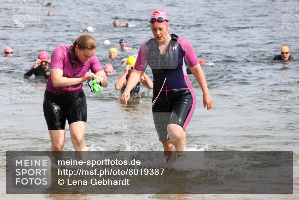 15.06.2025 - 27. Vierlanden-Triathlon Lena Gebhardt http://msf.ph/oto/8019387 15.06.2025 10:17:10 Schwimmen 471, 479, 510, 556, 567, 575, 581, 584, 602, 610 meine-sportfotos.de
