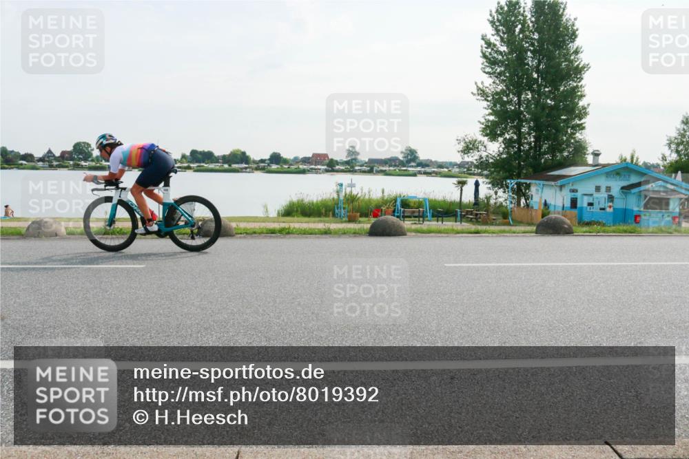 15.06.2025 - 27. Vierlanden-Triathlon H.Heesch http://msf.ph/oto/8019392 15.06.2025 09:38:01 Radfahren 225 meine-sportfotos.de