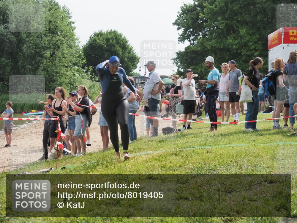 15.06.2025 - 27. Vierlanden-Triathlon KatJ http://msf.ph/oto/8019405 15.06.2025 10:19:09 Schwimmen 478, 498, 543, 558 meine-sportfotos.de