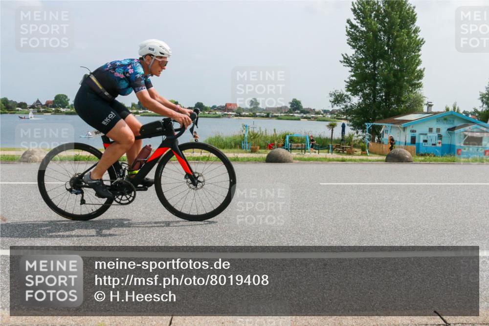 21.06.2025 - 27. Vierlanden-Triathlon H.Heesch http://msf.ph/oto/8019408 15.06.2025 12:01:13 Radfahren 863, 908, 967, 970 meine-sportfotos.de