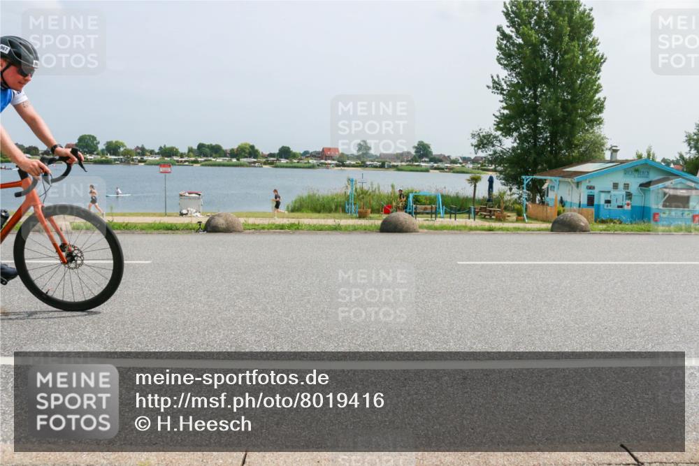 21.06.2025 - 27. Vierlanden-Triathlon H.Heesch http://msf.ph/oto/8019416 15.06.2025 12:01:16 Radfahren 863, 908, 967, 970 meine-sportfotos.de