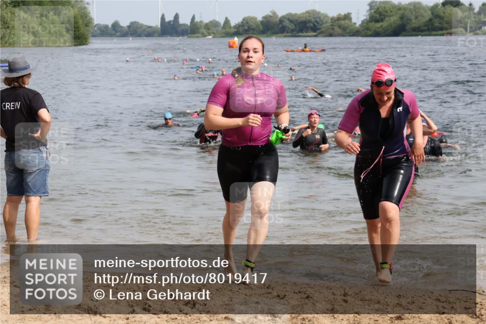 15.06.2025 - 27. Vierlanden-Triathlon Lena Gebhardt http://msf.ph/oto/8019417 15.06.2025 10:17:13 Schwimmen 479, 510, 529, 556, 567, 575, 581, 584, 602 meine-sportfotos.de