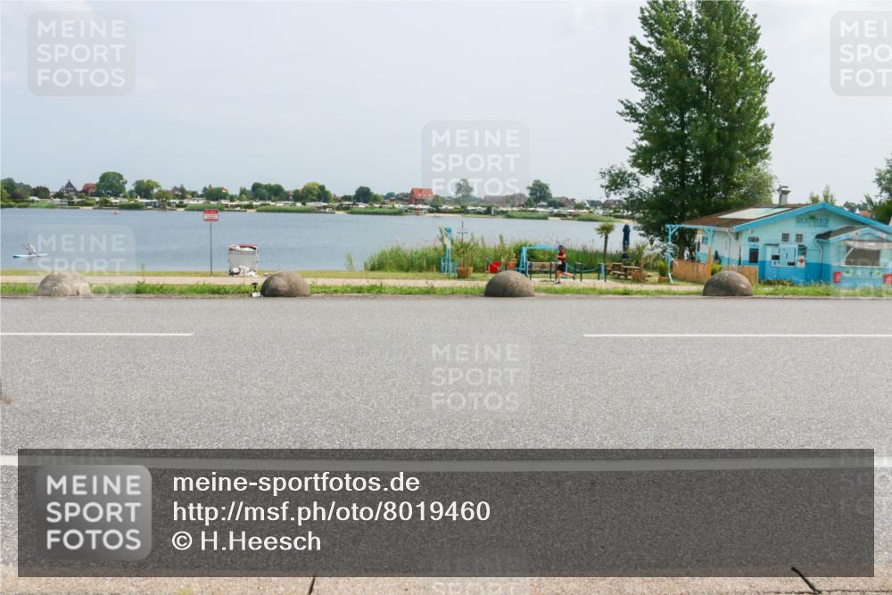 21.06.2025 - 27. Vierlanden-Triathlon H.Heesch http://msf.ph/oto/8019460 15.06.2025 12:01:35 Radfahren 780, 899 meine-sportfotos.de